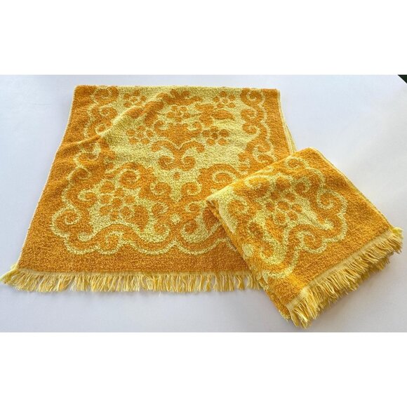 Vintage 70s bath towels set, orange yellow arabesque print, reversible, fringed - Picture 1 of 7